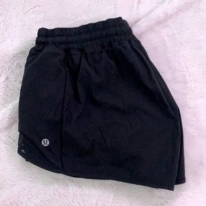Black Lululemon Hotty Hot Shorts 2.5in
